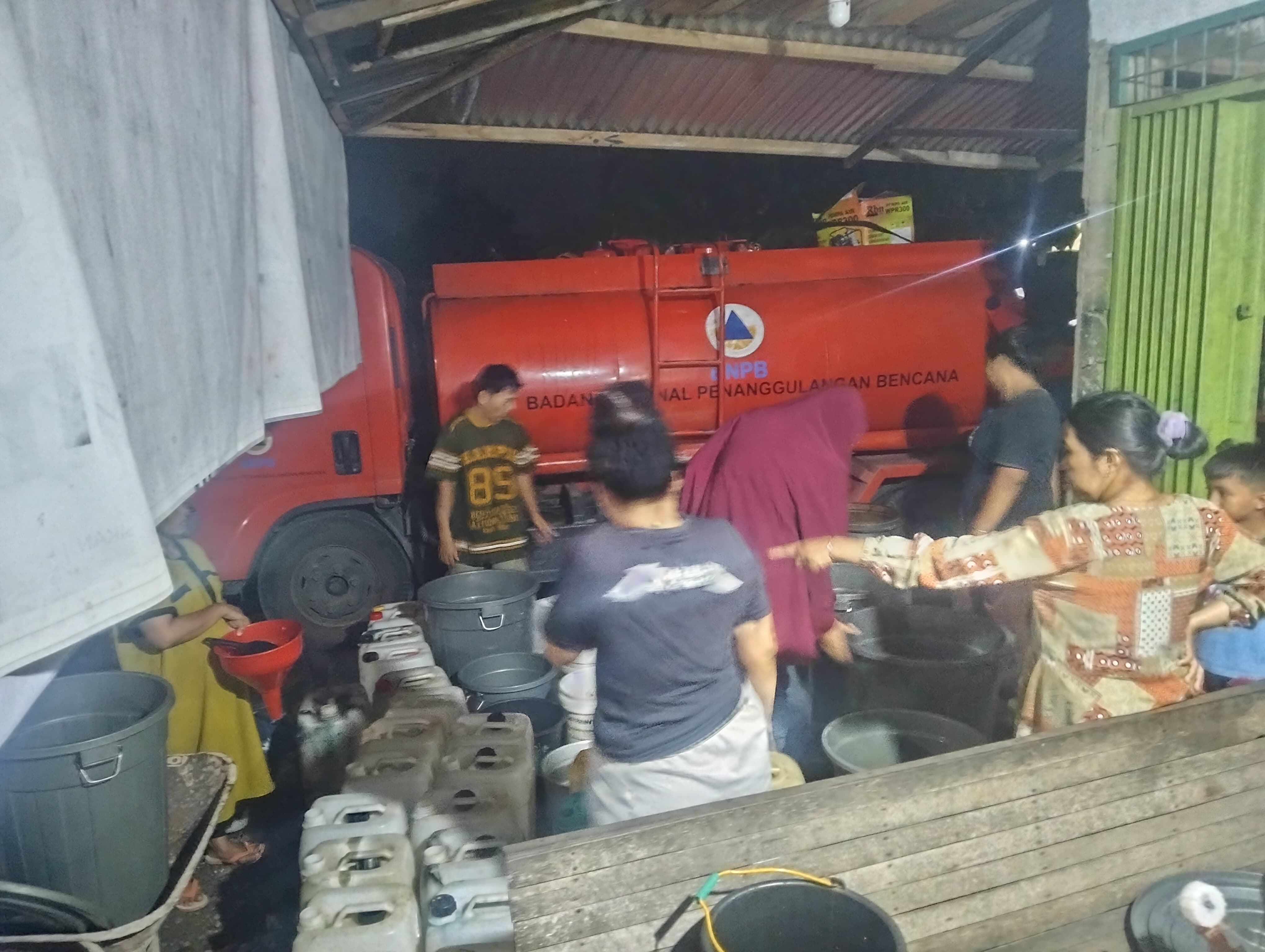 BPBD Kota Padang Tetap Fokus Suplai Air Bersih ke Kuranji Selama Ramadhan