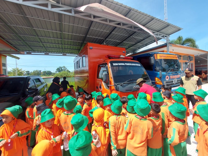 BPBD Kota Padang di Kunjungi 60 orang murid  TK Dar El-Iman Padang