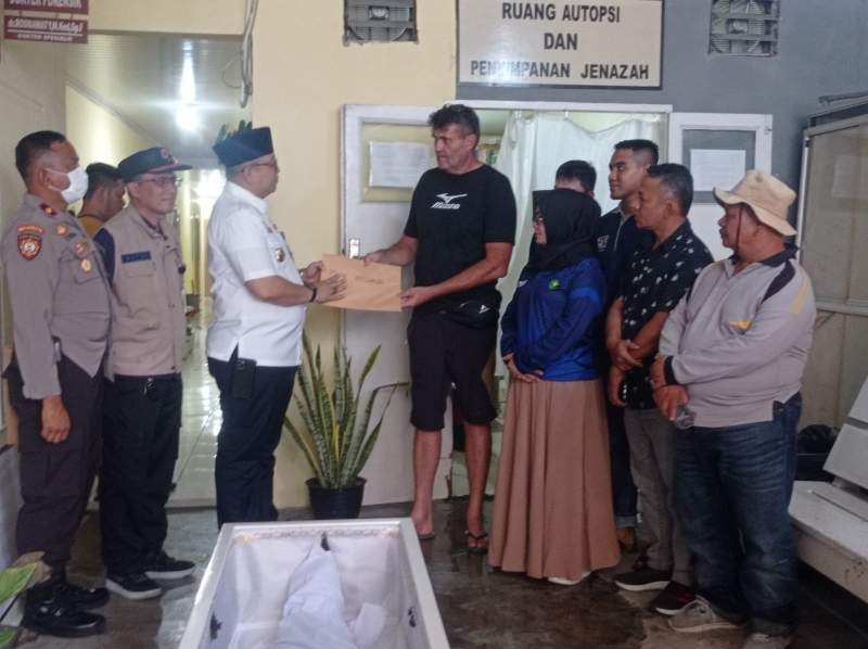 Pj Wako Padang Lepas Jenazah WNA Asal Perancis yang Meninggal Tertimpa Pohon