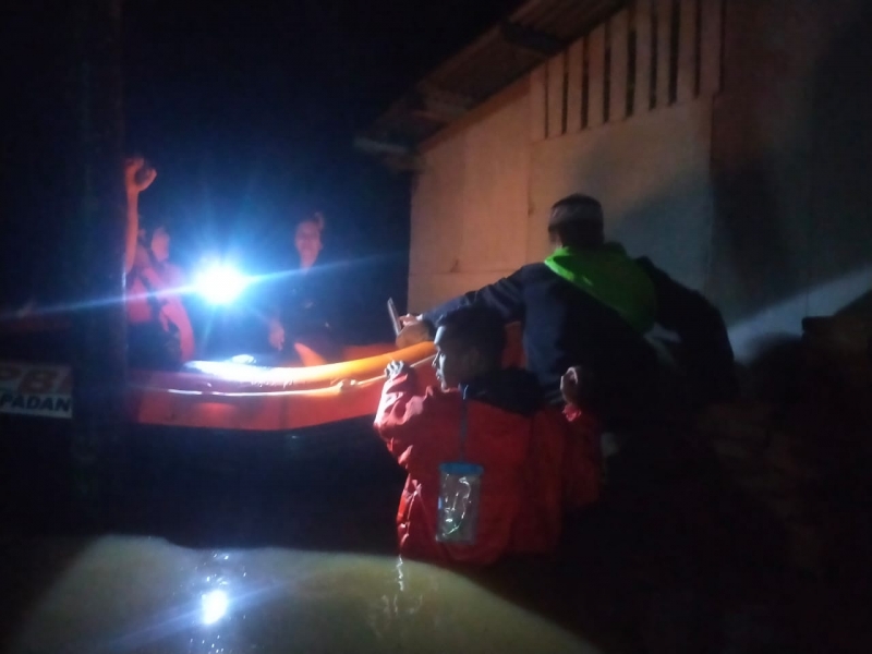 BPBD Kota PADANG menerjunkan 8 Personil Tim Survey Penyebab Awal Banjir di Kota Padang
