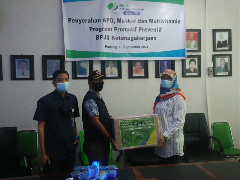 BPBD Kota Padang Menerima Bantuan Masker Dari BPJS Tenaga Kerja Kota Padang